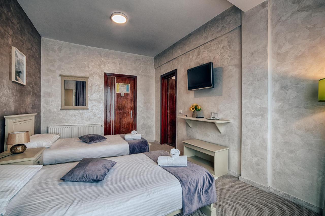 Auberge de jeunesse Casa Vatra Rădăuţi Extérieur photo