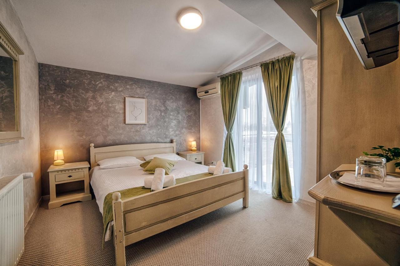 Auberge de jeunesse Casa Vatra Rădăuţi Extérieur photo