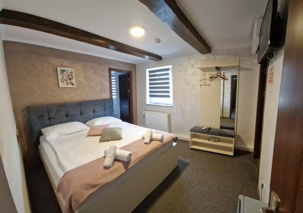 Auberge de jeunesse Casa Vatra Rădăuţi Extérieur photo