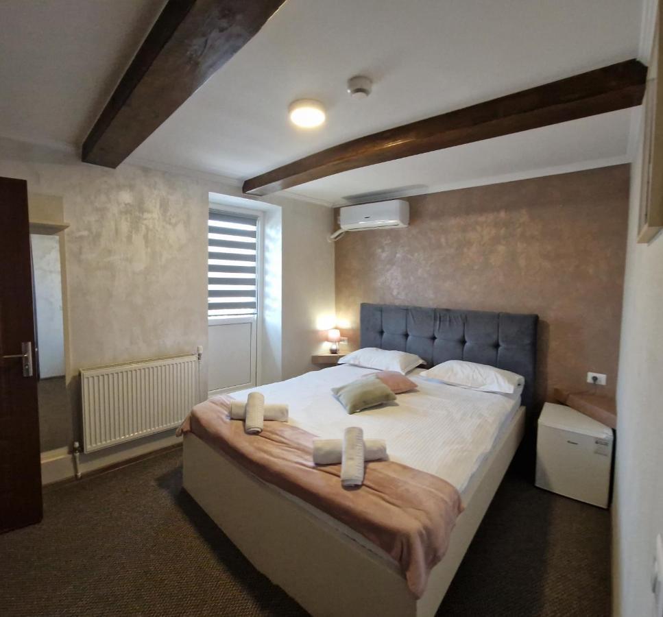 Auberge de jeunesse Casa Vatra Rădăuţi Extérieur photo